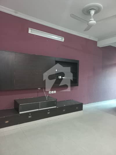 E11/2upper Portion For Rent Prime Loction