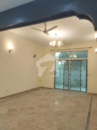 Beautiful Location Full House Available For Rent In G-11