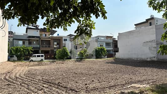 5 Marla Corner Plot for Sale in Platinum Block, Park View City Lahore