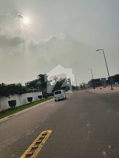 ڈریم گارڈنز ڈیفینس روڈ,لاہور میں 5 مرلہ رہائشی پلاٹ 1.05 کروڑ میں برائے فروخت۔