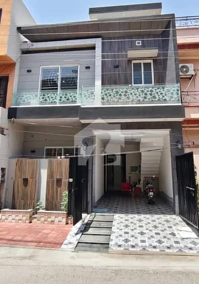 5 Marla Brand New Luxury Modern Style Owner Build Super Hot Location All Original Picture attached With Direct Owner Available For Sale in Johar Town Near to Emporium Expo Center
