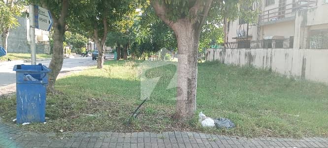 بحریہ ٹاؤن فیز 7 بحریہ ٹاؤن راولپنڈی,راولپنڈی میں 10 مرلہ رہائشی پلاٹ 1.55 کروڑ میں برائے فروخت۔ بحریہ ٹاؤن فیز 7 بحریہ ٹاؤن راولپنڈی,راولپنڈی میں 10 مرلہ رہائشی پلاٹ 1.55 کروڑ میں برائے فروخت۔
