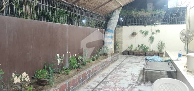 Well Maintain 400 Sq. Yds. Bungalow In Gulshan E Iqbal Block 13D1