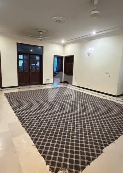 Proper Corner 3 Story PAARK FACING 40*80 Sun Facing Top Location House In G-13/3