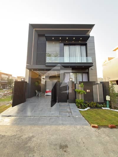 5 MARLA ELEGANT AND FULLY MAINTAINED BUNGALOW IS AVAILABLE IN THE BEST BLOCK OF DHA LAHORE.