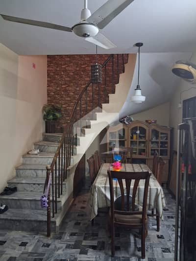 200 Square Yards House In Karachi Is Available For sale
