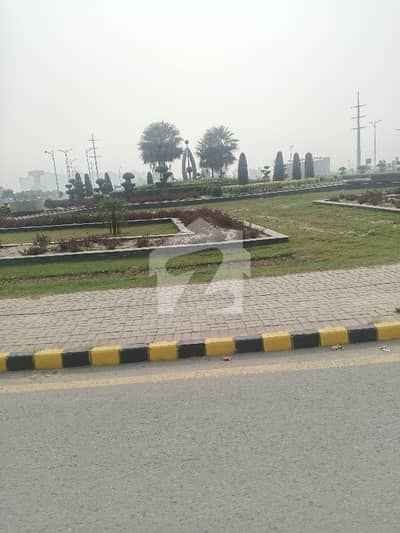 ڈی ایچ اے فیز9 پریزم - بلاک آر ڈی ایچ اے فیز9 پریزم,ڈی ایچ اے ڈیفینس,لاہور میں 5 مرلہ رہائشی پلاٹ 85.0 لاکھ میں برائے فروخت۔