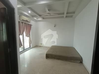 10 MARLA BEAUTIFULL LOWDER PORTION AVAILABLE FOR RENT IN DHA PHASE 4