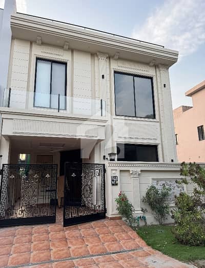 5 Marla Brand New Modern House Located Near Dolmen Mall