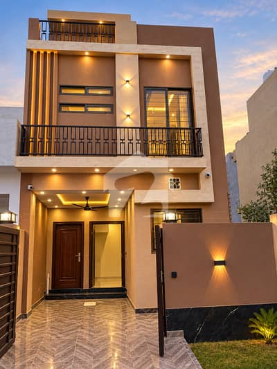 3.5 Marla Modern House For Sale In Central Park Lahore