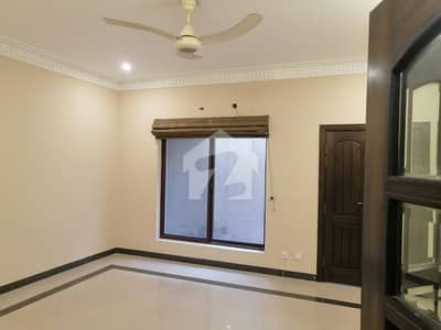 F-10, 6 Bedrooms House