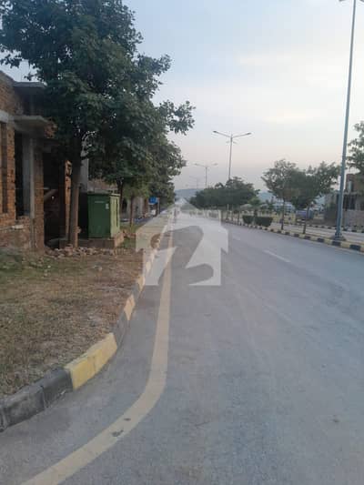 فیصل مارگلہ سٹی بی ۔ 17,اسلام آباد میں 5 کمروں کا 7 مرلہ مکان 2.1 کروڑ میں برائے فروخت۔ فیصل مارگلہ سٹی بی ۔ 17,اسلام آباد میں 5 کمروں کا 7 مرلہ مکان 2.1 کروڑ میں برائے فروخت۔