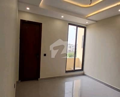 ڈی ایچ اے فیز 7 ڈی ایچ اے ڈیفینس,لاہور میں 4 کمروں کا 10 مرلہ مکان 1.75 لاکھ میں کرایہ پر دستیاب ہے۔