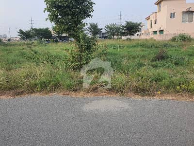 10 MARLA CORNER PLOT AVAILABLE FOR