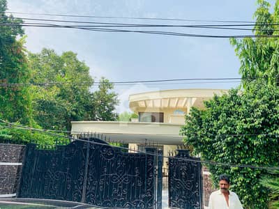 2 KANAL ELEGANT AND FULLY MAINTAINED BUNGALOW WITH BASEMENT IS AVAILABLE IN THE BEST BLOCK OF DHA LAHORE.