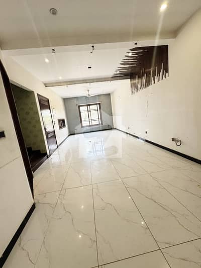 BUNGALOW FOR RENT 4 BEDROOM DRAWING LOUNGE LIKE NEW