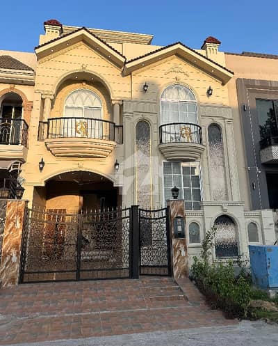 سٹی ہاؤسنگ سوسائٹی گوجرانوالہ میں 4 کمروں کا 5 مرلہ مکان 2.6 کروڑ میں برائے فروخت۔ سٹی ہاؤسنگ سوسائٹی گوجرانوالہ میں 4 کمروں کا 5 مرلہ مکان 2.6 کروڑ میں برائے فروخت۔