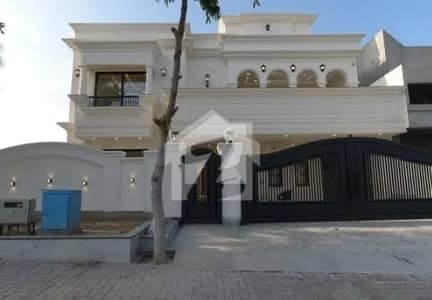 ٹاپ سٹی 1 - بلاک بی ٹاپ سٹی 1,اسلام آباد میں 6 کمروں کا 1 کنال مکان 11.5 کروڑ میں برائے فروخت۔ ٹاپ سٹی 1 - بلاک بی ٹاپ سٹی 1,اسلام آباد میں 6 کمروں کا 1 کنال مکان 11.5 کروڑ میں برائے فروخت۔