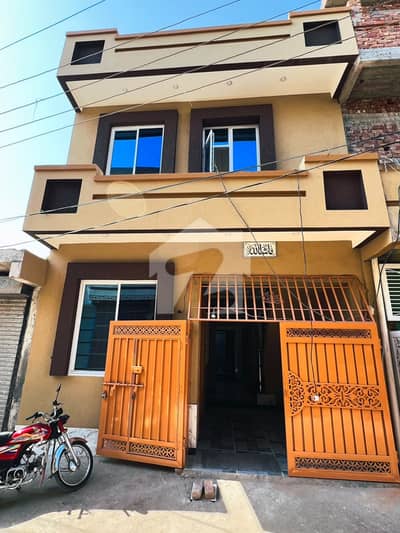 Highly-Coveted Prime Location 3 Marla House Is Available In Wakeel Colony For Sale