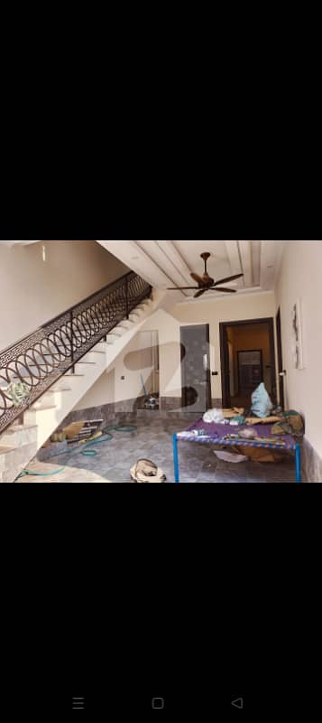 سبزہ زار سکیم لاہور میں 6 کمروں کا 7 مرلہ مکان 4.7 کروڑ میں برائے فروخت۔ سبزہ زار سکیم لاہور میں 6 کمروں کا 7 مرلہ مکان 4.7 کروڑ میں برائے فروخت۔