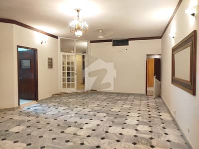 F-10 Beautiful Upper Portion 1 Kanal 3 Bedroom Front Open Available For Rent
