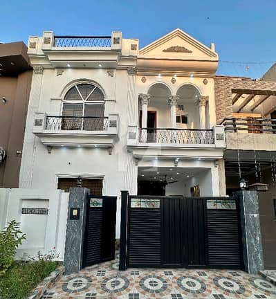 سٹی ہاؤسنگ سوسائٹی گوجرانوالہ میں 4 کمروں کا 5 مرلہ مکان 2.2 کروڑ میں برائے فروخت۔