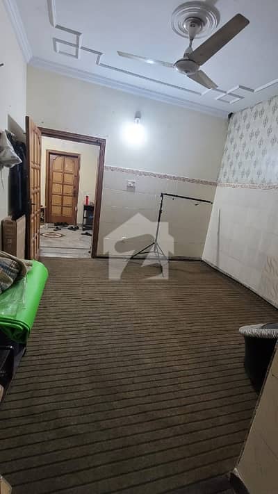 Carpet Room Available In G10/4 For Male Only