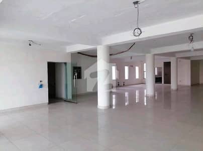 فیصل ٹاؤن لاہور میں 1 کنال Studio عمارت 15.5 کروڑ میں برائے فروخت۔