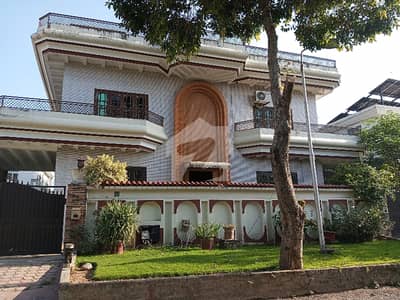 I-8 Beautiful One Kanal Ground Portion With Saprate Gate For Rent.