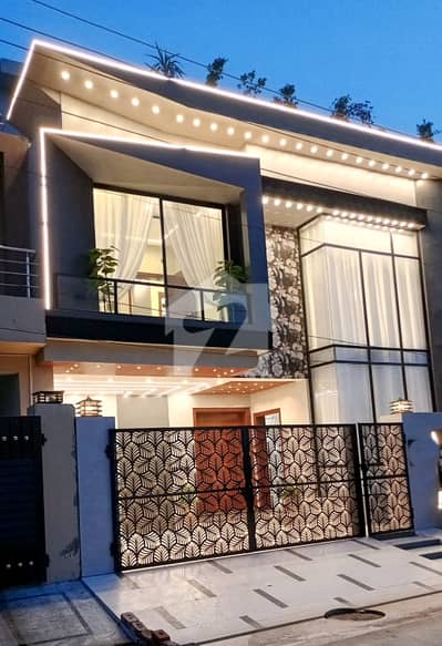 Canal Garden 10 Marla Luxury House for Sale in Canal Garden Near Bahria Town