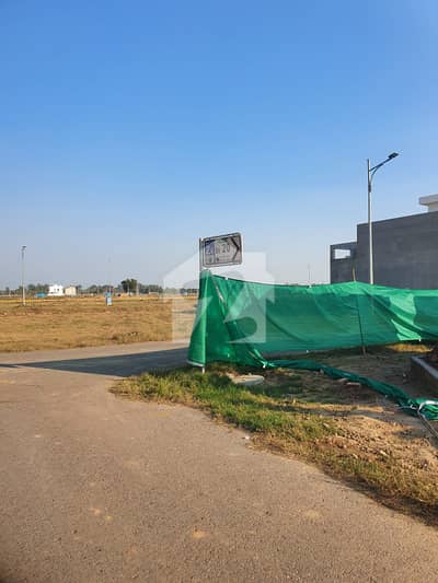 46 MARLA CORNER PLOT NEAR TO 150 FEET ROAD & BROADWAY COMMERCIAL ONE TO ONE OWNER METING PLOTS 46 MARLA CORNER PLOT NEAR TO 150 FEET ROAD & BROADWAY COMMERCIAL ONE TO ONE OWNER METING PLOTS