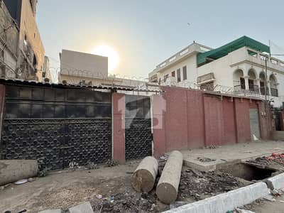 DEMOLISH CONDITIONED BUNGALOW FOR SALE 400 SQ YARDS GULSHAN BLOCK-3 DISCO BAKERY