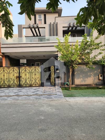8 owner build Marla used House for sale in dha rahbar price negotiable gas available