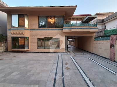 Short Corner Front Open 633 Square Yard House Available for Sale