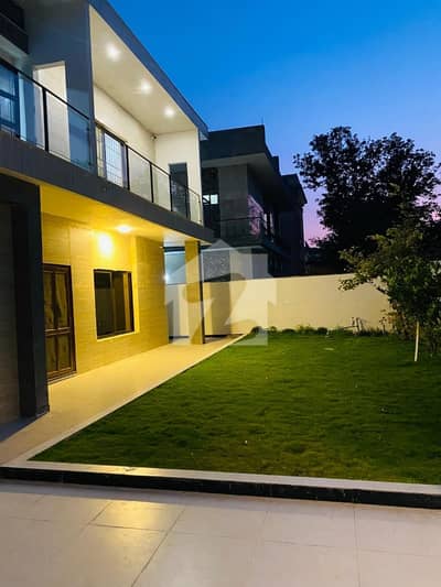 Beautiful New House Available For Rent In F-8 Islamabad. | 7 Bedrooms | Garden | 2 Servant Room| 15 KV Soler System| 2 Kitchen | VIP Location And Reasonable Rent.