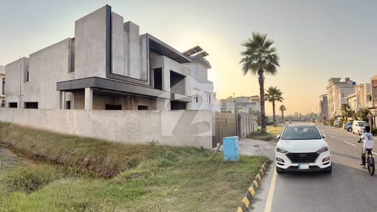 Ultra Modern Elevation Grey Structure With 3000 Sq Ft Basement