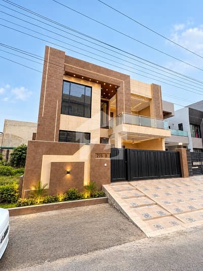 10 Marla Ultra Modern Designer House Available For Sale Wookin Destanse School And Market
