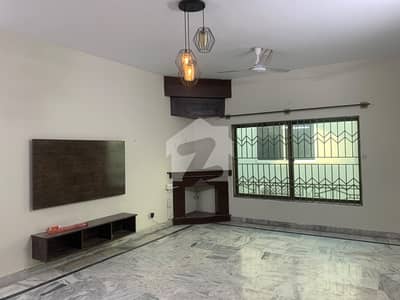 2800 Square Feet House Is Available In I-8/2
