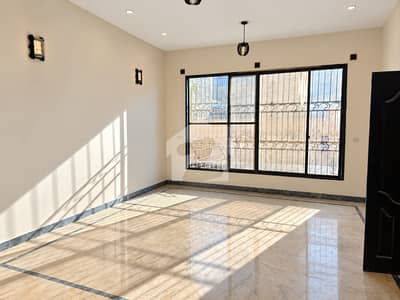 Leased Ground Plus One Bungalow 200 Yards Hadiabad Leased Ground Plus One Bungalow 200 Yards Hadiabad