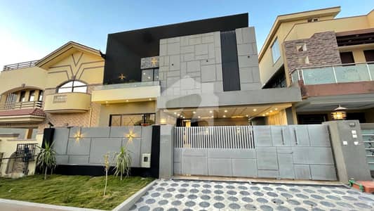 ڈی ایچ اے فیز 8 ڈی ایچ اے ڈیفینس,لاہور میں 4 کمروں کا 10 مرلہ مکان 1.75 لاکھ میں کرایہ پر دستیاب ہے۔ ڈی ایچ اے فیز 8 ڈی ایچ اے ڈیفینس,لاہور میں 4 کمروں کا 10 مرلہ مکان 1.75 لاکھ میں کرایہ پر دستیاب ہے۔