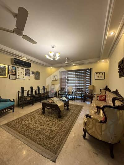 Near Lalak Jaan Chowk T Block Phase 2  Kanal House For Sale