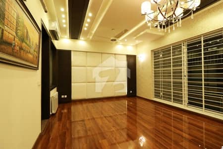 FIND YOUR DREAM 10 MARLA HOUSE FOR SALE IN DHA PHASE 7 FEATURING 4 BEDROOMS