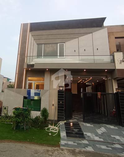 Luxurious 5 Marla Lavish Brand New Bungalow On Top Location For Rent Phase 9 Town DHA Lahore