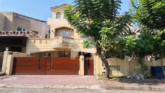 بحریہ ٹاؤن فیز 1 بحریہ ٹاؤن راولپنڈی,راولپنڈی میں 5 کمروں کا 1 کنال مکان 2.3 لاکھ میں کرایہ پر دستیاب ہے۔