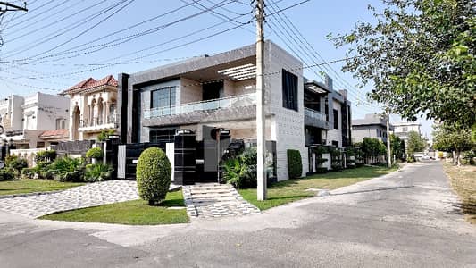 1 Kanal Corner House For Sale In Valencia Housing Society Lahore