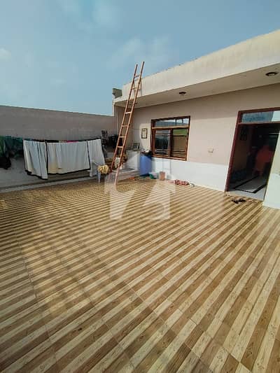 3 BED DD 4TH FLOOR PENTHOUSE WEST OPEN TILES FLOORING 24 HOURS WATER GAS ELECTRICITY NEARBY HASAN SQUARE