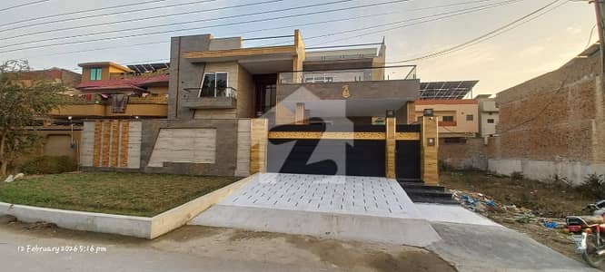 حیات آباد فیز 6 - ایف7 حیات آباد فیز 6,حیات آباد,پشاور میں 10 کمروں کا 1 کنال مکان 13.5 کروڑ میں برائے فروخت۔ حیات آباد فیز 6 - ایف7 حیات آباد فیز 6,حیات آباد,پشاور میں 10 کمروں کا 1 کنال مکان 13.5 کروڑ میں برائے فروخت۔