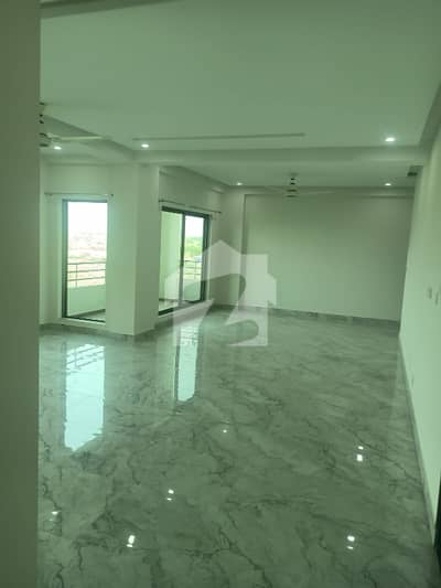 12 Marla 4 Bedrooms Flat In Askari 12 , Lahore.