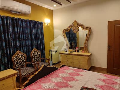 طارق گارڈنز لاہور میں 5 کمروں کا 10 مرلہ مکان 3.75 کروڑ میں برائے فروخت۔