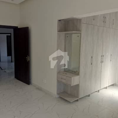 بحریہ انکلیو - سیکٹر ایم بحریہ انکلیو,بحریہ ٹاؤن,اسلام آباد میں 4 کمروں کا 10 مرلہ مکان 2.1 لاکھ میں کرایہ پر دستیاب ہے۔